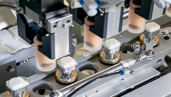 Cosmetic Packaging Machine: The Key to Efficient and High-Quality Cosmetic Packaging